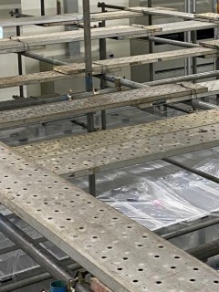 埼玉県 工場 クリーンルーム内足場架設の画像