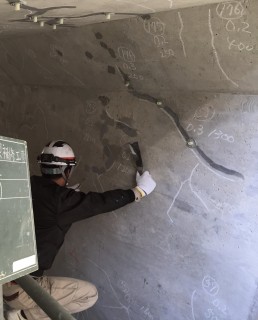 ひび割れ注入工の画像