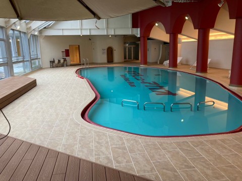 ホテル　大浴場　タイル張りの画像