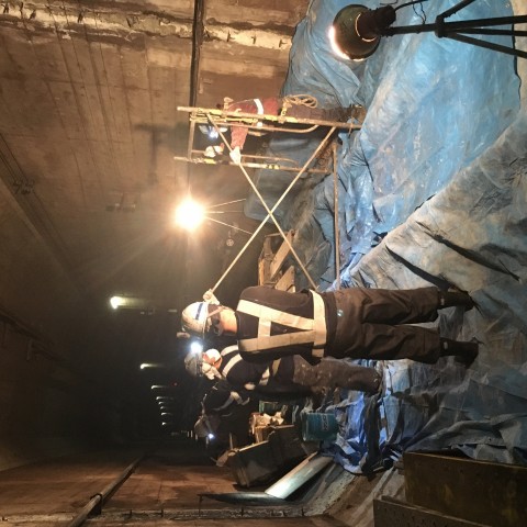 東京メトロ トンネル内止水工事 エステー工業様の画像