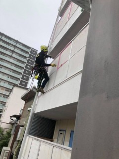 大阪府大阪市　5階建てマンション外壁塗装工事の画像