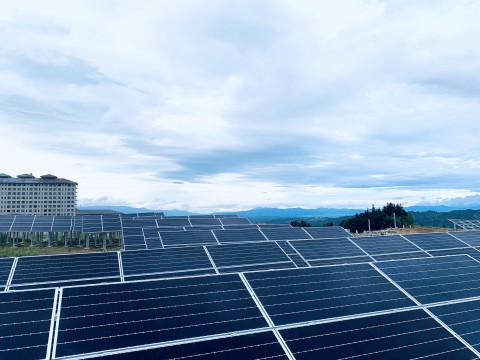 メガソーラーパネル設置工事の画像