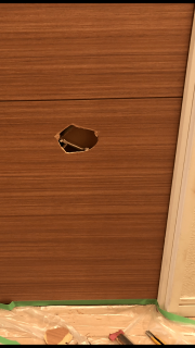 建具の穴の画像