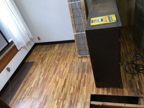 東大阪市　フロアー上張り工事の画像