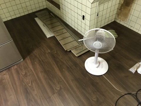 東大阪市　フロアー上張り工事の画像