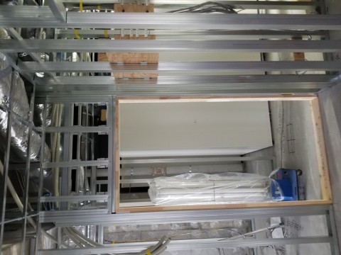 某有名デリバリー店舗工事(木工事)の画像