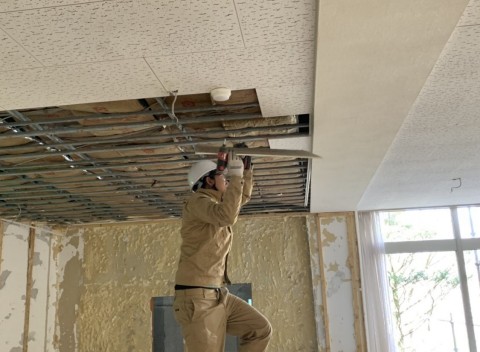 ジプトーン天井解体工事の画像