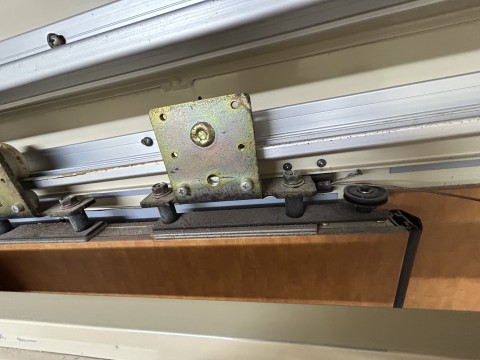 埼玉県介護施設ワイヤー連動式引き戸工事の画像