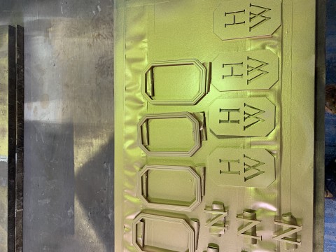 某ジュエリーショップ　什器、サイン塗装の画像