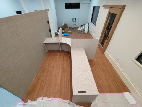 カウンター什器、木製建具製作施工の画像