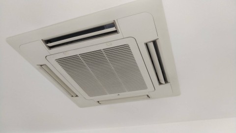 山形県　店舗　エアコンクリーニングの画像