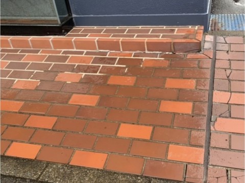 神奈川　自動販売機架台・タイル工事の画像