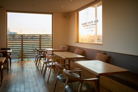 愛知県岩倉市｜ BON POINT CARDIN様 運営形態の変更によるカフェの改装デザインの画像