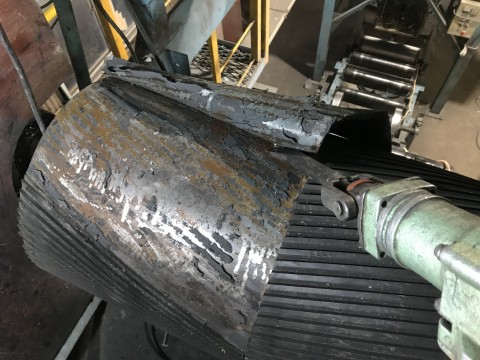 群馬県館林市　R社様　急傾斜コンベヤベルトヘッドプーリーゴムラッギングの画像