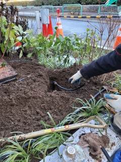 神奈川県某所　マンション植栽部　自動潅水設備工事の画像