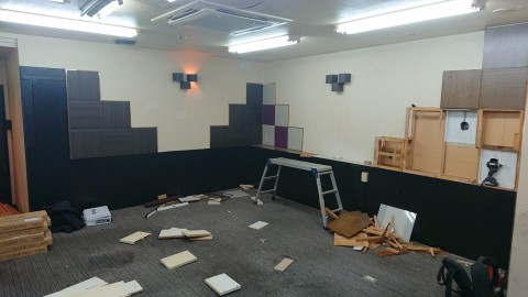 漫画バー新装工事の画像