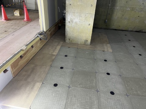 茨城県　テナント入居工事（OAフロア素地仕上げ）の画像