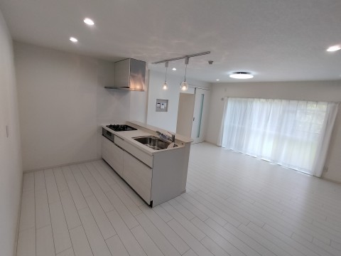 ニックハイム東寺尾第５　再販リノベーション工事の画像