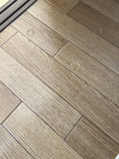 フロアタイル施工の画像