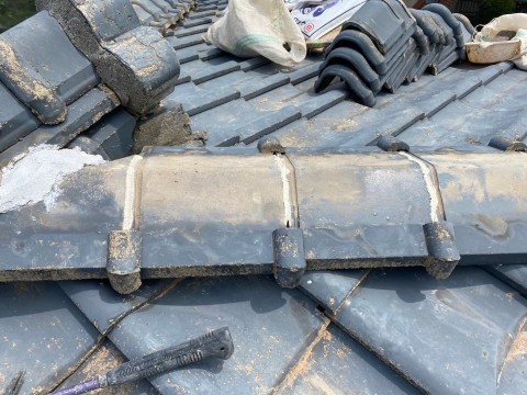 セメント瓦　棟取り直しの画像