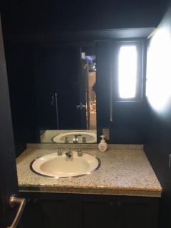 川崎Bar A Day店舗内装・曲線カウンターの画像