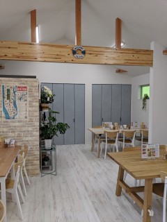 うどん店新規店舗内装の画像