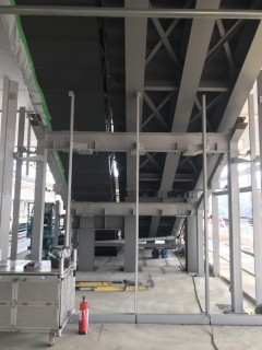 駅構内エスカレーター及び階段の画像