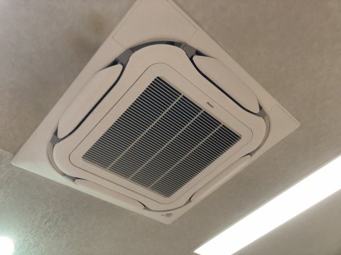 神奈川県 クリニック マルチエアコン入替工事の画像