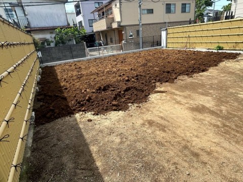 仏閣施設でのネコ押しによる盛土工事　東京都足立区扇の画像