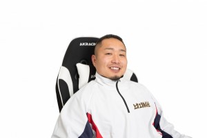 上方工業株式会社のロゴ