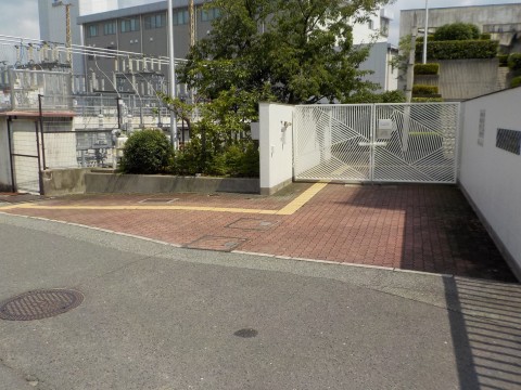 学校敷地内舗装改修工事の画像