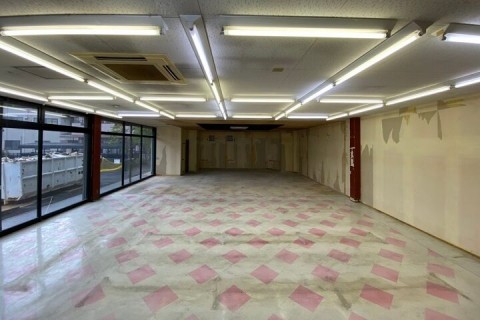 愛知県名古屋市のレンタルビデオ店のスケルトン工事の画像