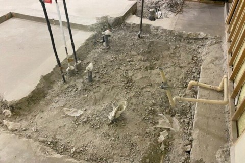 岐阜県各務原市｜テナントの内装解体（溝はつり）の画像