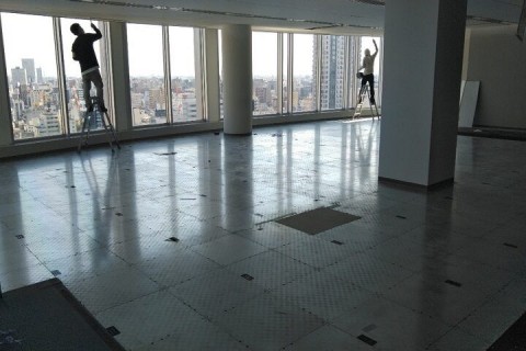 愛知県名古屋市オフィス退去に伴うタイルカーペット撤去工事の画像