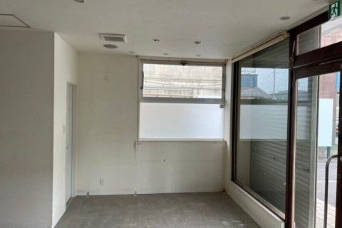 岐阜県大垣市｜美容室の内装解体（原状回復）の画像