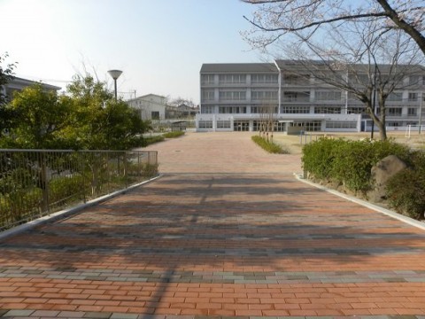 高倉台小学校新築工事の画像