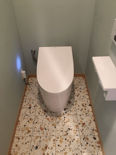 トイレ交換、クッションフロア・クロス張替えの画像