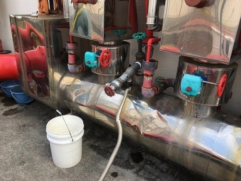 神奈川県　大規模改修工事に伴う泡消火薬剤抜取りの画像