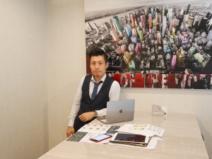 株式会社BRST.のロゴ