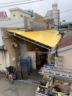 某スーパー　テント張替工事の画像