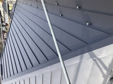 屋根カバー工法の画像