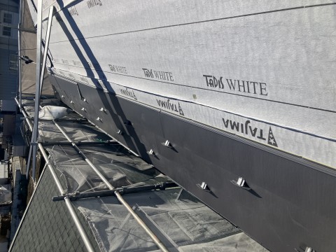 屋根カバー工法の画像