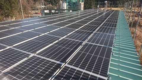 和歌山県屋根上低圧太陽光発電工事の画像