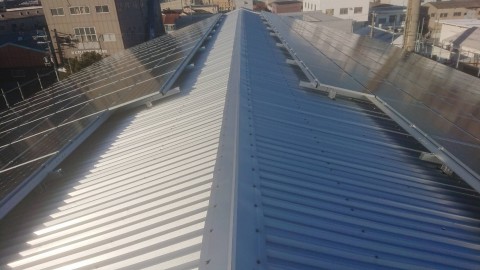 大阪府屋根上低圧太陽光発電工事の画像