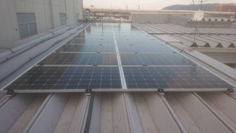 大阪府屋根上低圧太陽光発電工事の画像