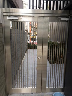 オフィスビル〈施工前〉の画像