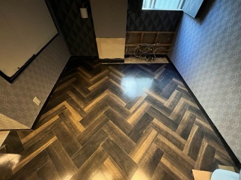 都内 ホテル ヘリンボーン施工の画像