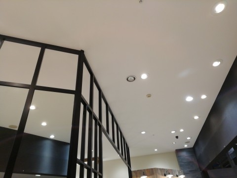 Y県Y市　商業施設テナントLED更新工事の画像