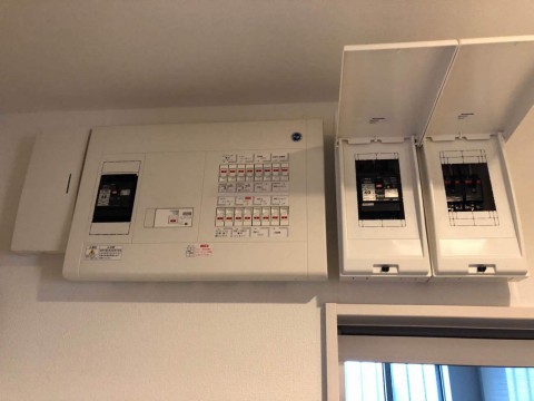 ソーラーカーポート工事（電気工事）の画像