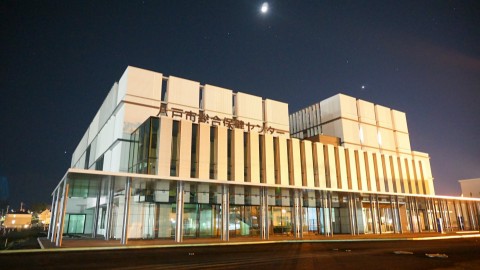 八戸市総合保健センター建設事業強電設備工事の画像